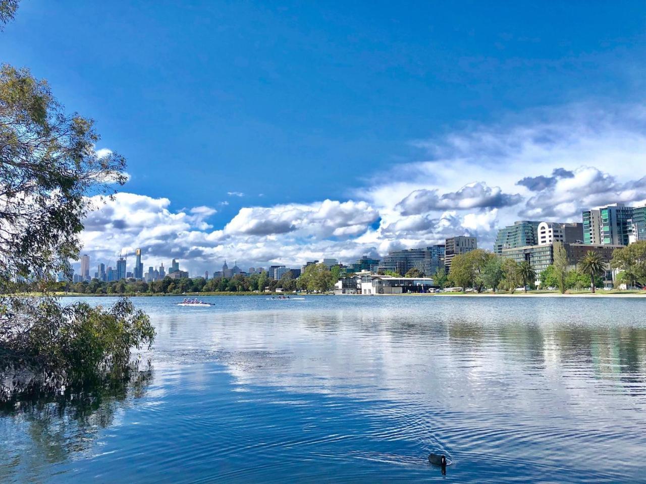 Deluxe And Brand New Lakeside Apartment Melbourne Bagian luar foto
